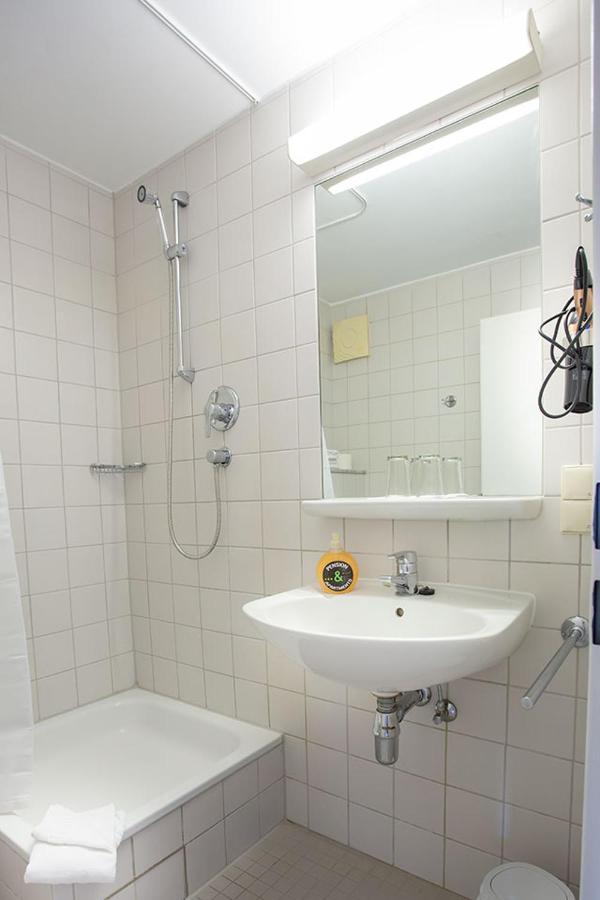 H&H Apartments Im Herzen Der Stadt Super Zentral Ruhig Mit Kochnischen Balkon Oder Empore Greifswald Buitenkant foto